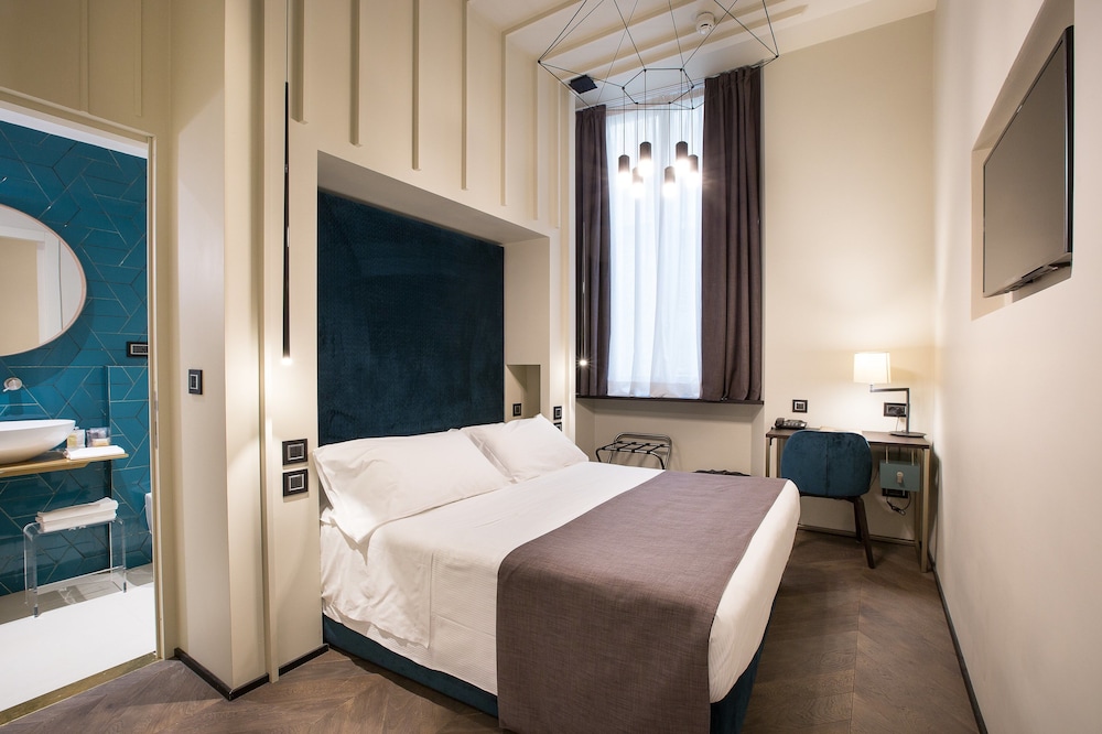 Hotel Silla — Hotel rooms in Florence, Tuscany