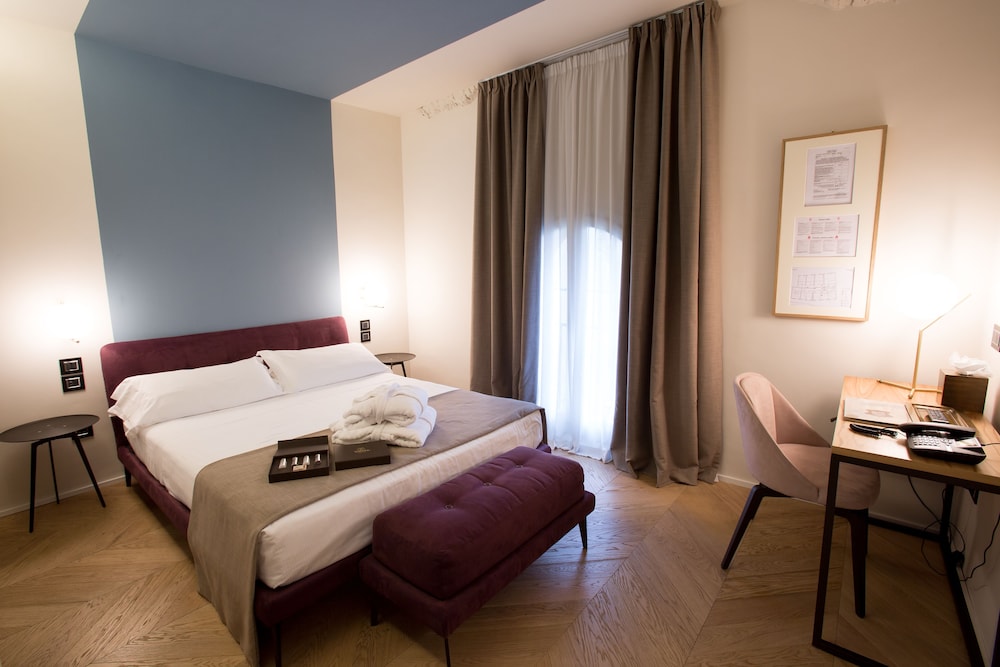 Hotel Silla — Hotel rooms in Florence, Tuscany