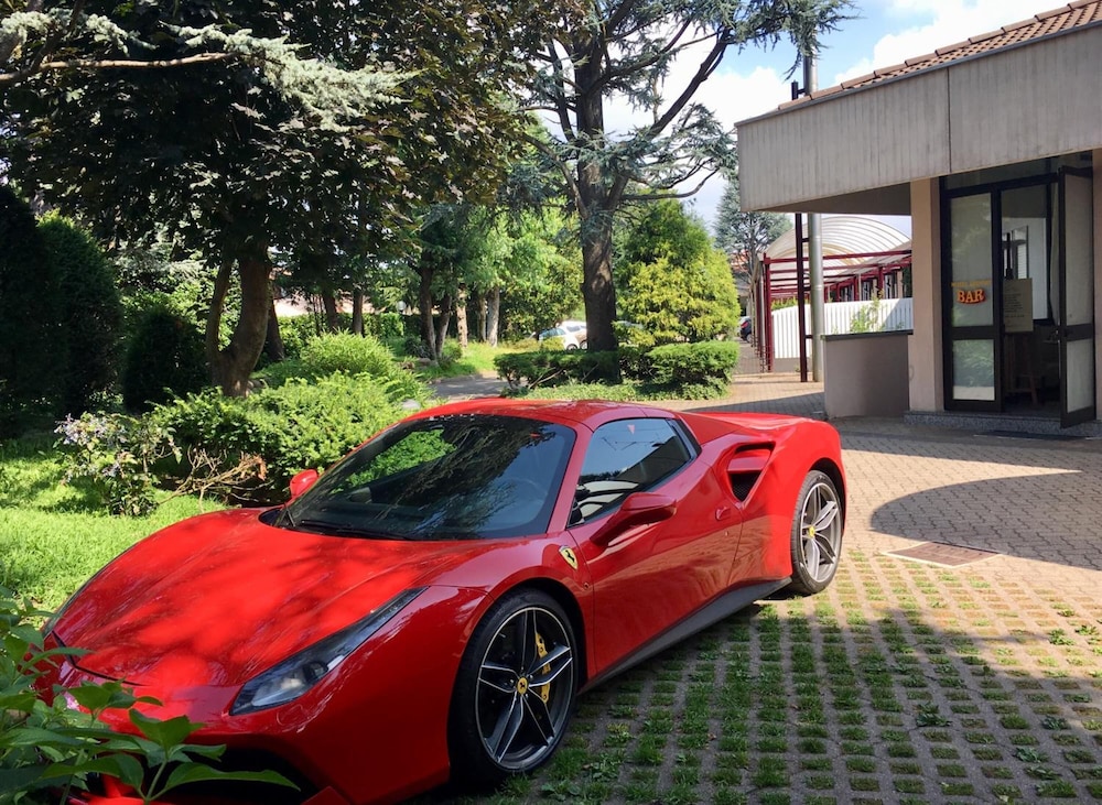 Airport Hotel Motel Malpensa — Hotel building in Lonate Pozzolo, Lombardy