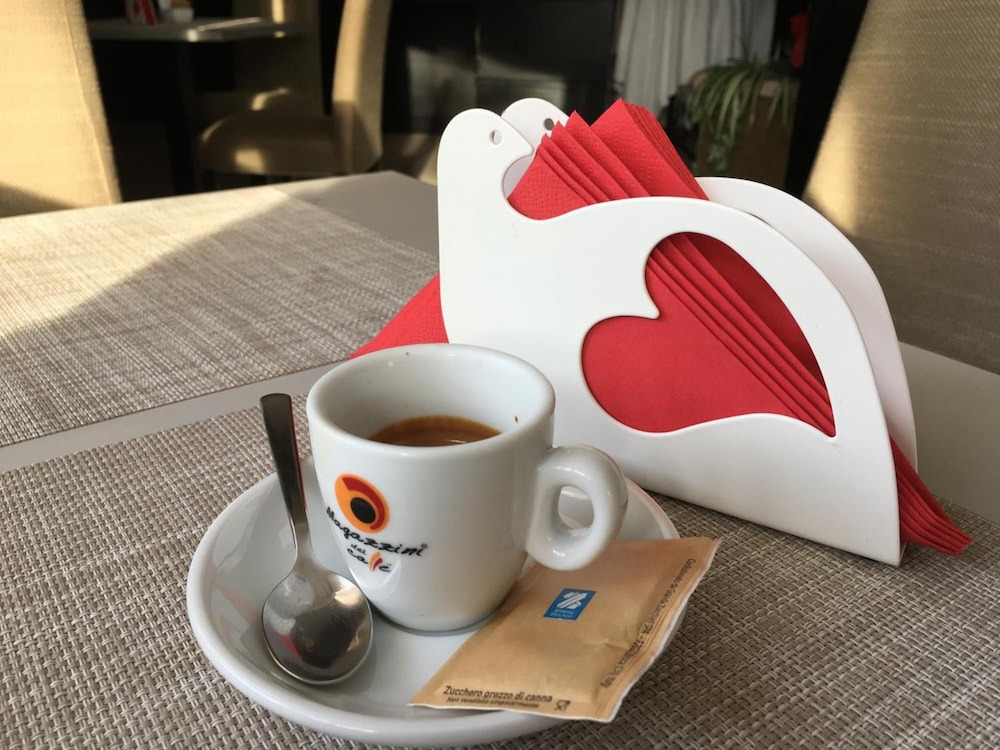 Airport Hotel Motel Malpensa — Restaurant & bars in Lonate Pozzolo, Lombardy