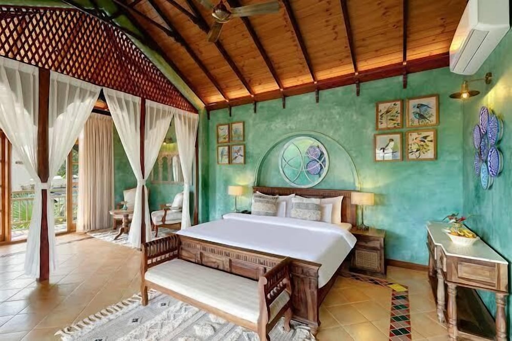 Golden Tulip Goa Mandrem — Hotel rooms in Mandrem, Goa
