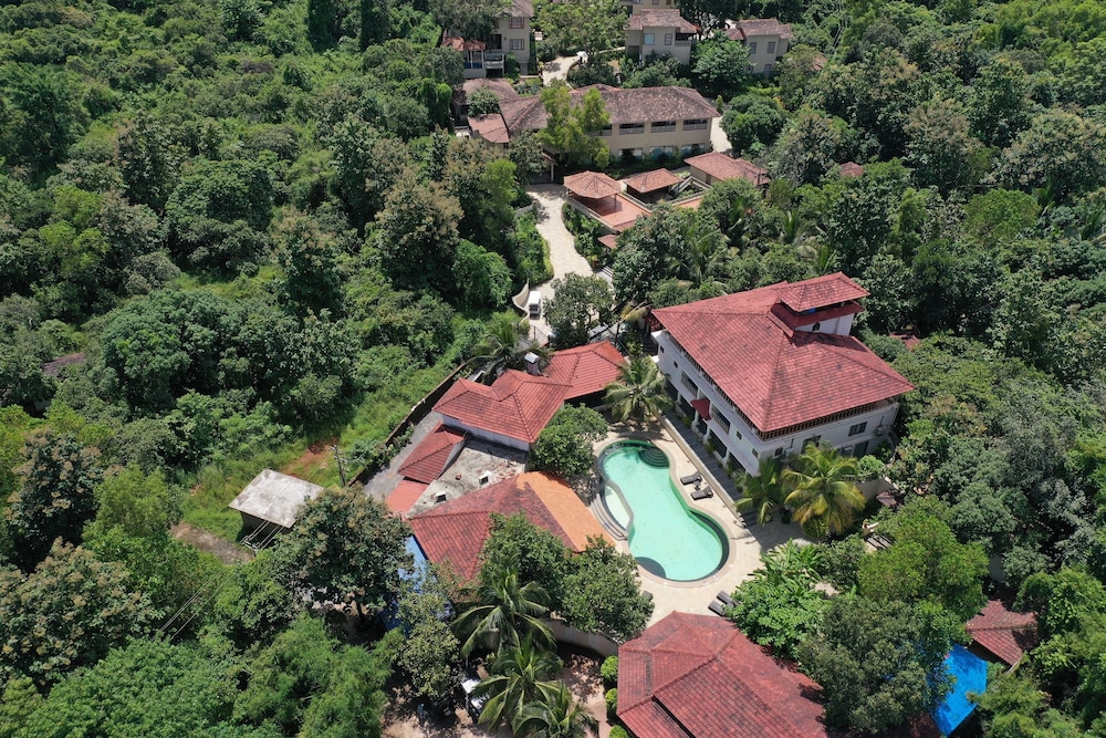 Golden Tulip Goa Mandrem — Swimming pool in Mandrem, Goa