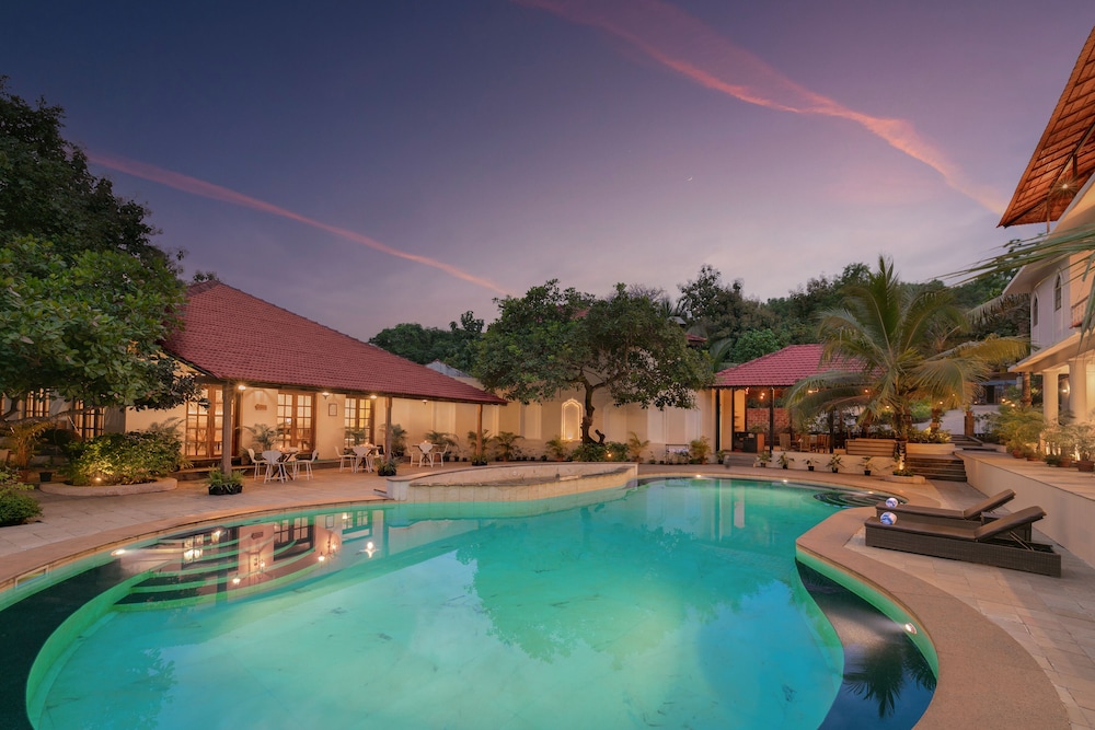 Golden Tulip Goa Mandrem — Swimming pool in Mandrem, Goa