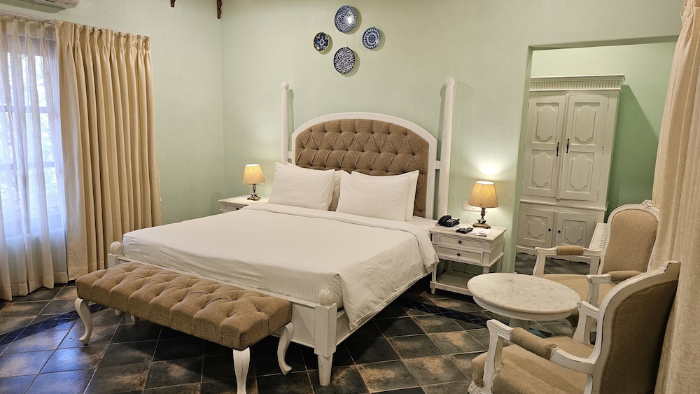 Golden Tulip Goa Mandrem — Hotel rooms in Mandrem, Goa