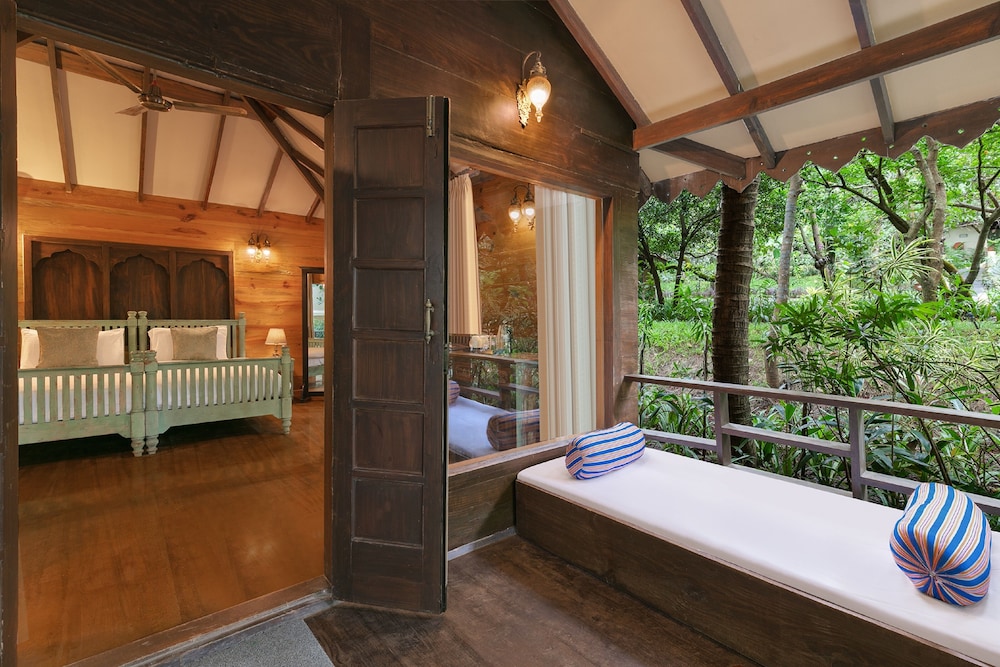 Golden Tulip Goa Mandrem — Hotel rooms in Mandrem, Goa