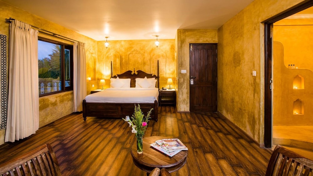 Golden Tulip Goa Mandrem — Hotel rooms in Mandrem, Goa