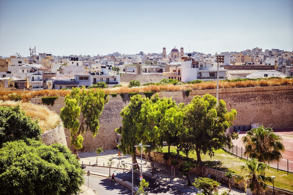 Castello City Hotel — Attractions in the area in Heraklion
