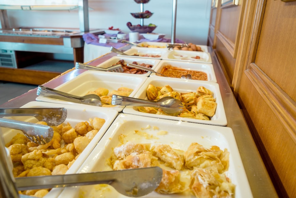 Castello City Hotel — Restaurant & bars in Heraklion