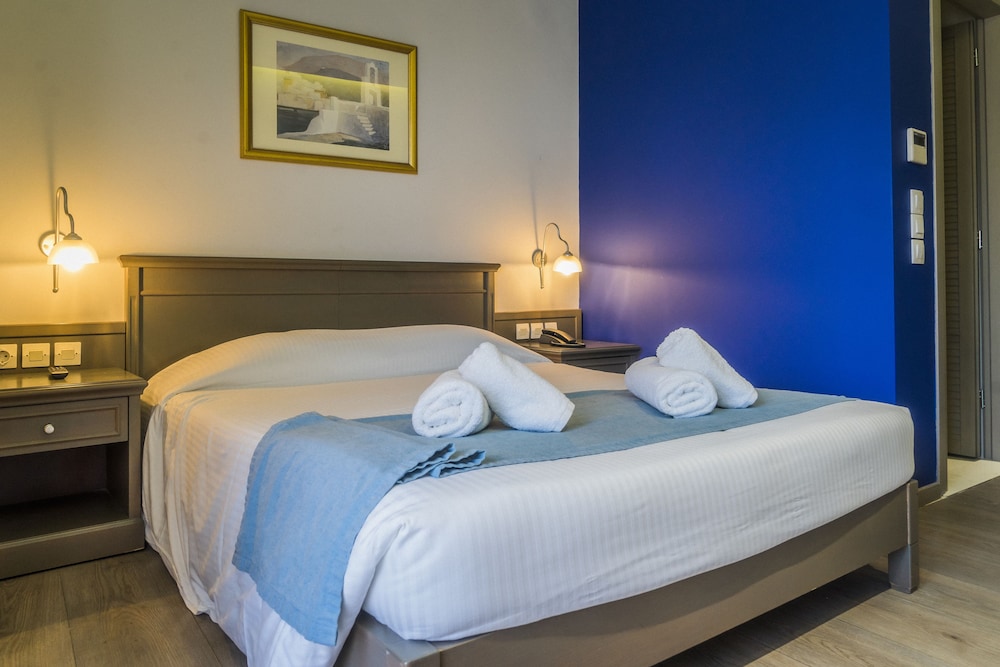 Castello City Hotel — Hotel rooms in Heraklion