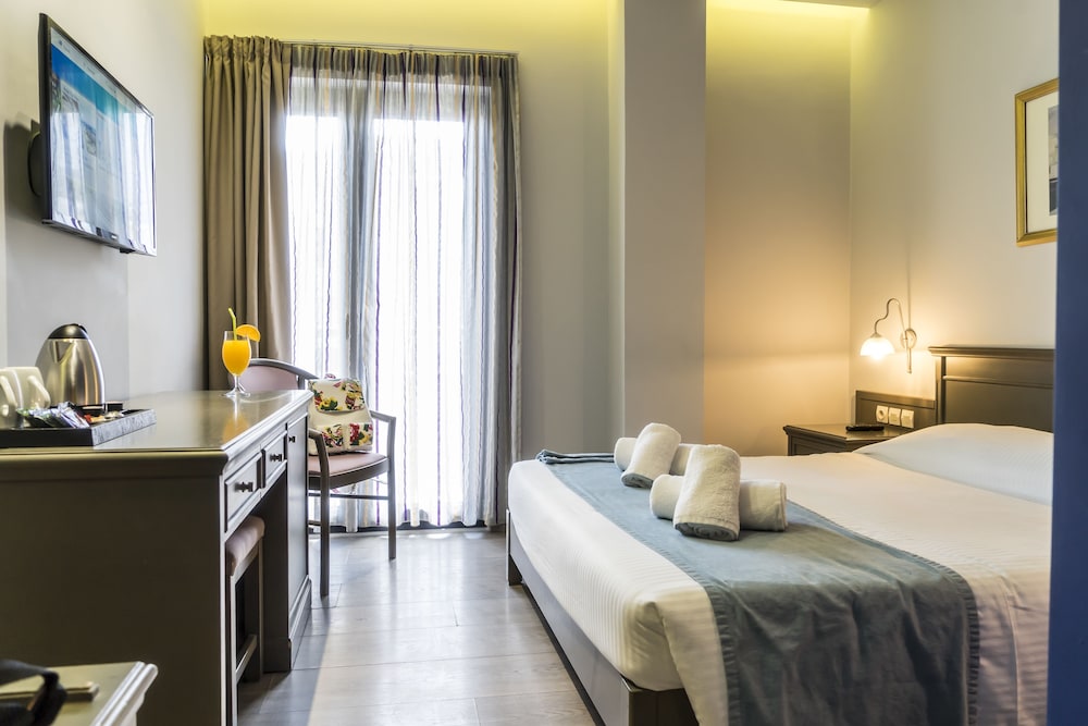 Castello City Hotel — Hotel rooms in Heraklion