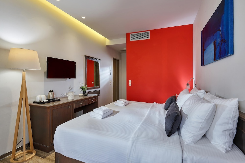 Castello City Hotel — Hotel rooms in Heraklion