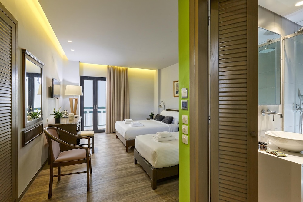 Castello City Hotel — Hotel rooms in Heraklion
