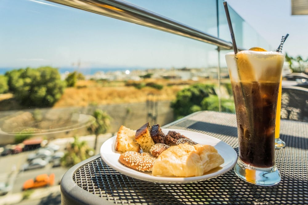 Castello City Hotel — Restaurant & bars in Heraklion