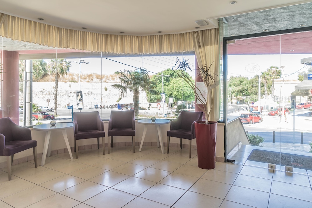 Castello City Hotel — Hotel building in Heraklion
