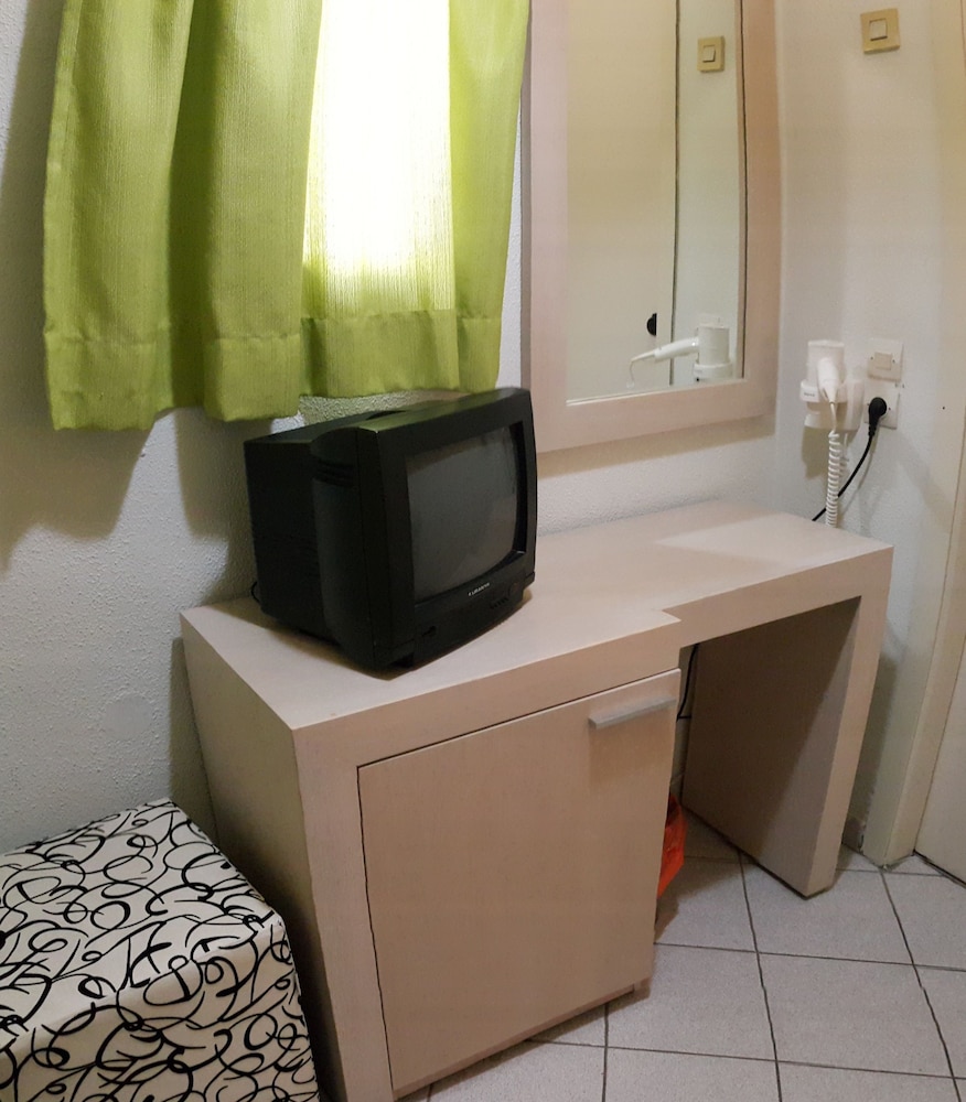 Castello City Hotel — Hotel rooms in Heraklion