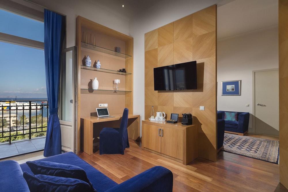 GDM Megaron Historical Monument Hotel — Hotel rooms in Heraklion
