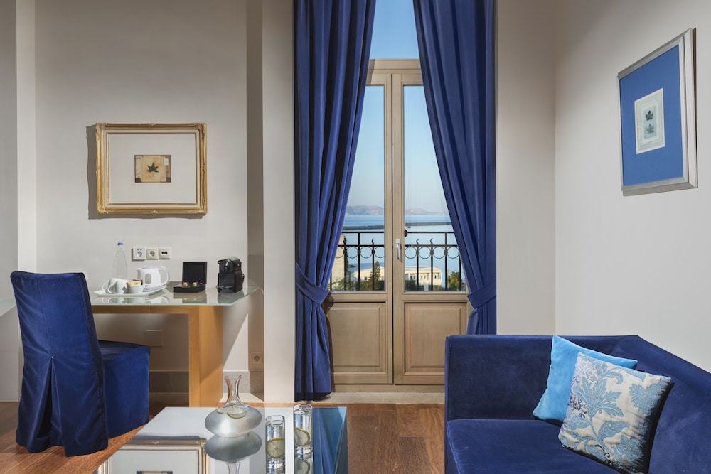 GDM Megaron Historical Monument Hotel — Hotel rooms in Heraklion