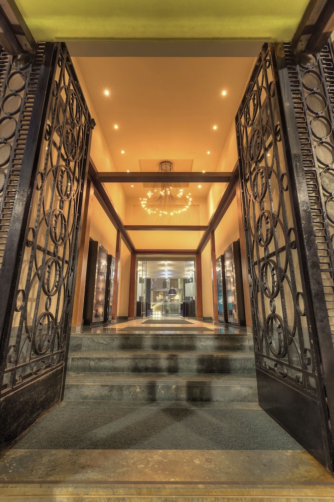 GDM Megaron Historical Monument Hotel — Hotel building in Heraklion