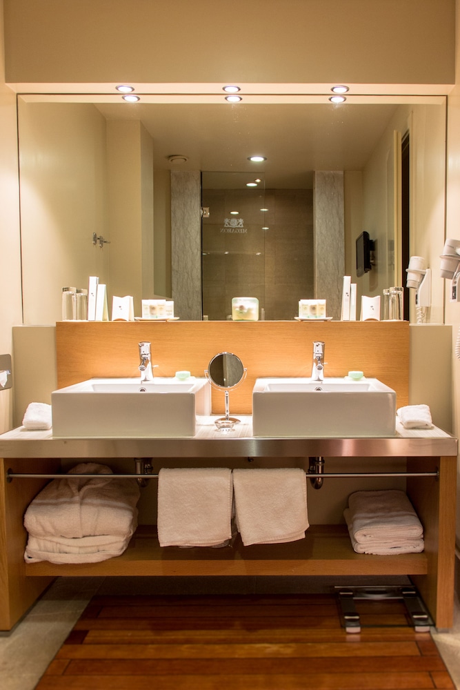 GDM Megaron Historical Monument Hotel — Hotel rooms in Heraklion