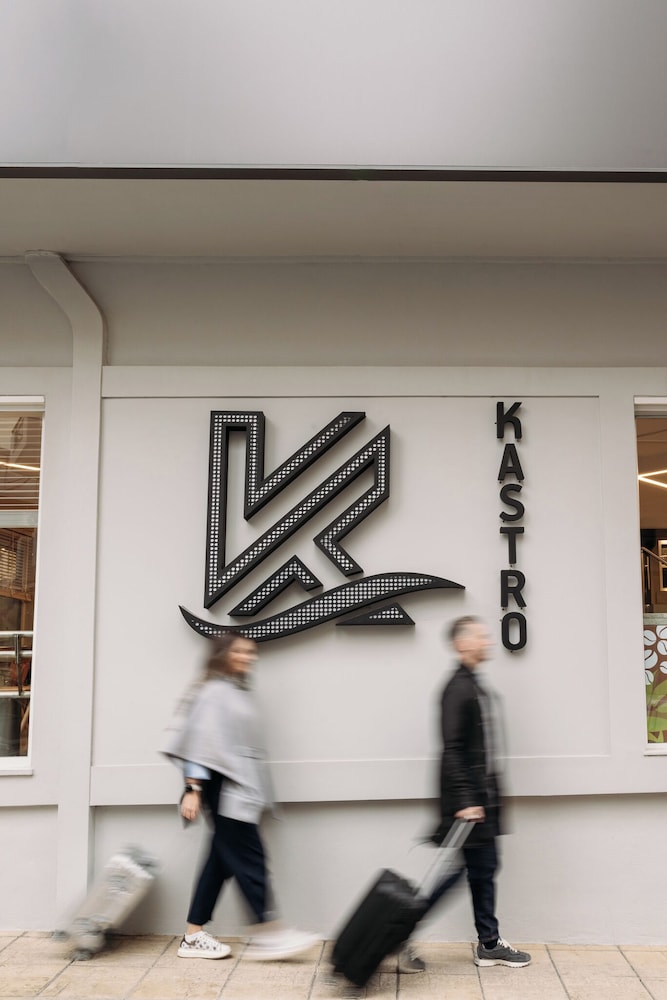 Kastro Hotel — Hotel building in Heraklion