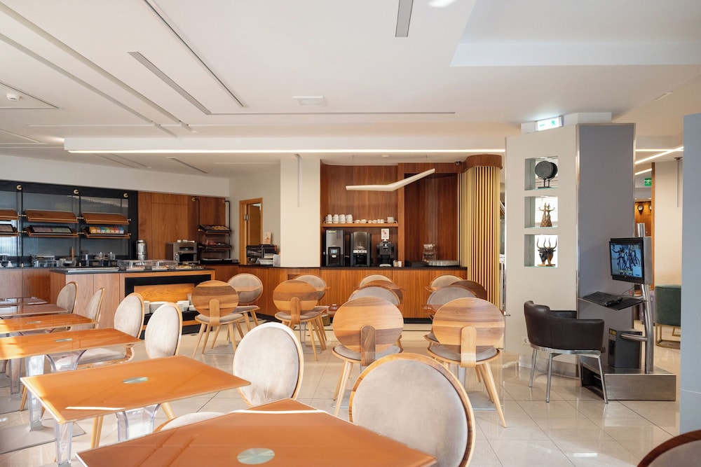 Kastro Hotel — Restaurant & bars in Heraklion