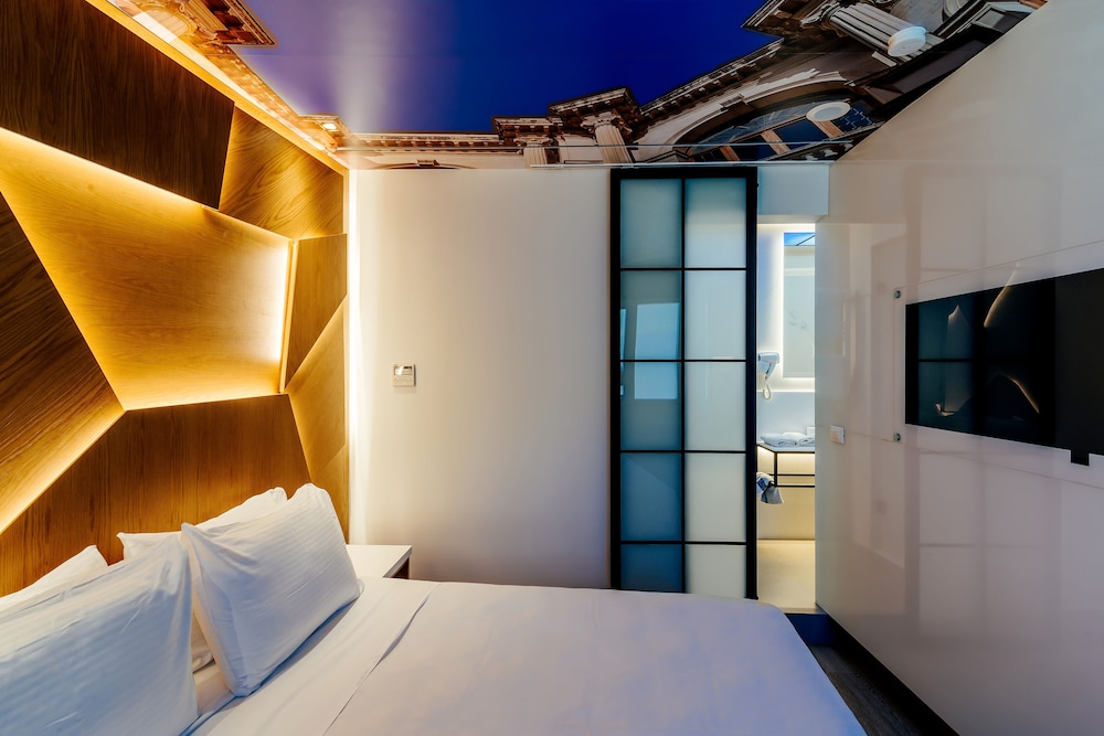 Kastro Hotel — Hotel rooms in Heraklion