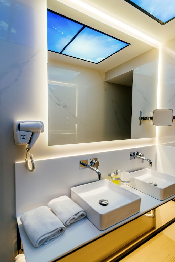 Kastro Hotel — Hotel rooms in Heraklion