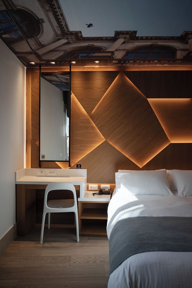 Kastro Hotel — Hotel rooms in Heraklion