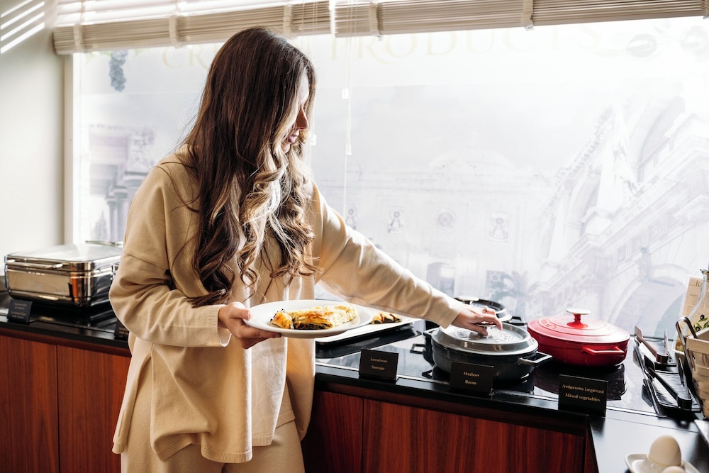 Kastro Hotel — Restaurant & bars in Heraklion