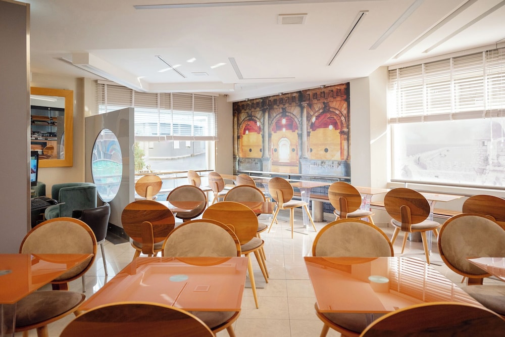 Kastro Hotel — Restaurant & bars in Heraklion