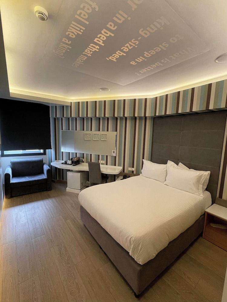 Kastro Hotel — Hotel rooms in Heraklion