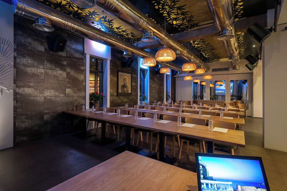 Lato Boutique Hotel — Restaurant & bars in Heraklion