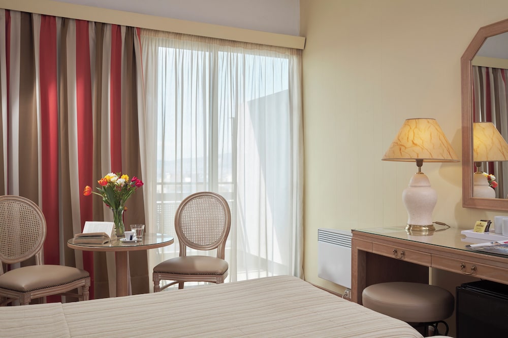 Candia Hotel — Hotel rooms in Athens, Attica