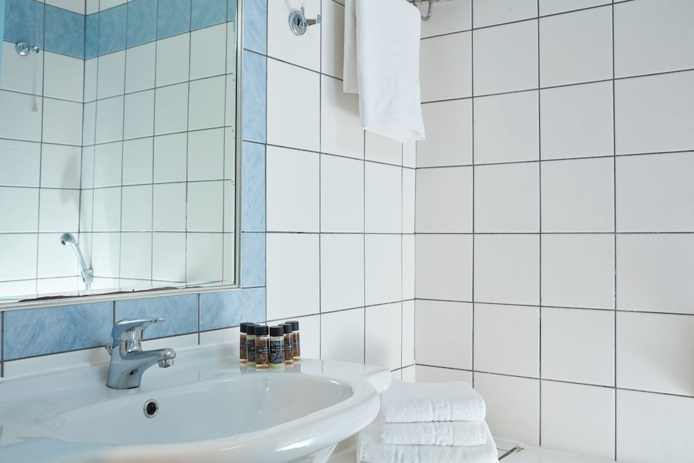 Candia Hotel — Hotel rooms in Athens, Attica