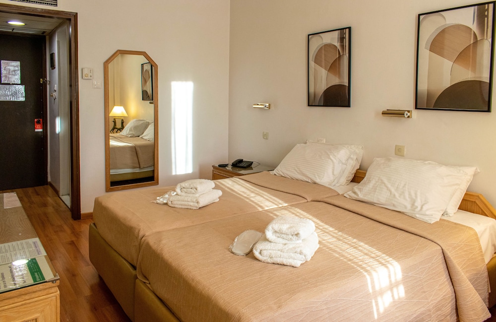 Candia Hotel — Hotel rooms in Athens, Attica
