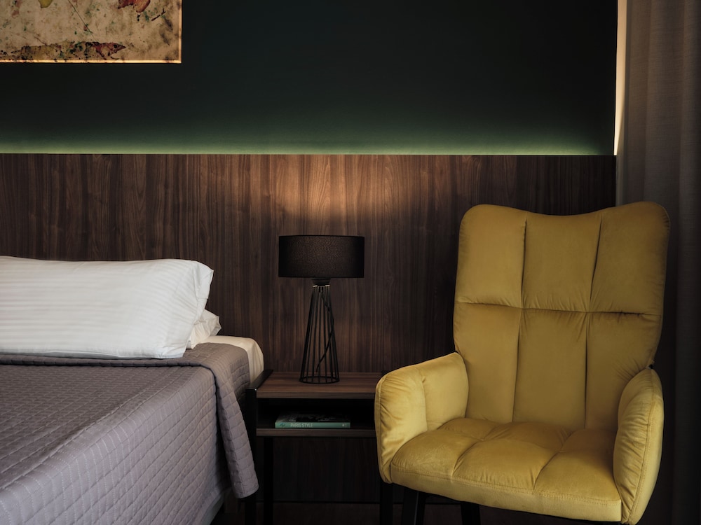 Candia Hotel — Hotel rooms in Athens, Attica