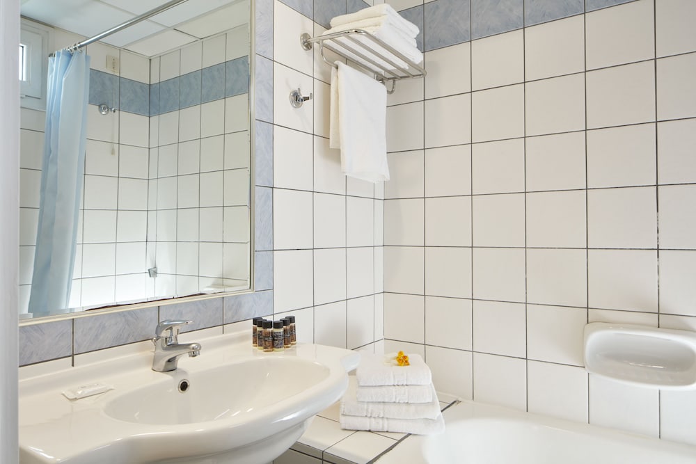 Candia Hotel — Hotel rooms in Athens, Attica
