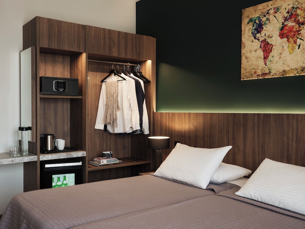 Candia Hotel — Hotel rooms in Athens, Attica