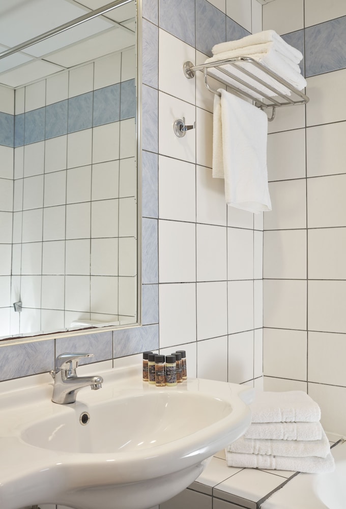 Candia Hotel — Hotel rooms in Athens, Attica