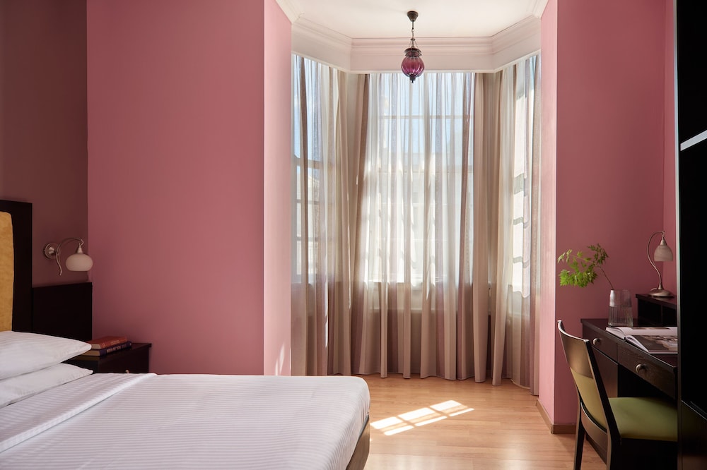 Delphi Art Hotel — Hotel rooms in Athens, Attica