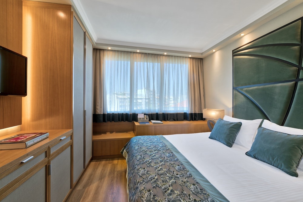 Divani Caravel — Hotel rooms in Athens, Attica