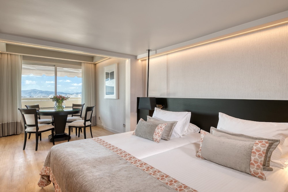 Divani Caravel — Hotel rooms in Athens, Attica