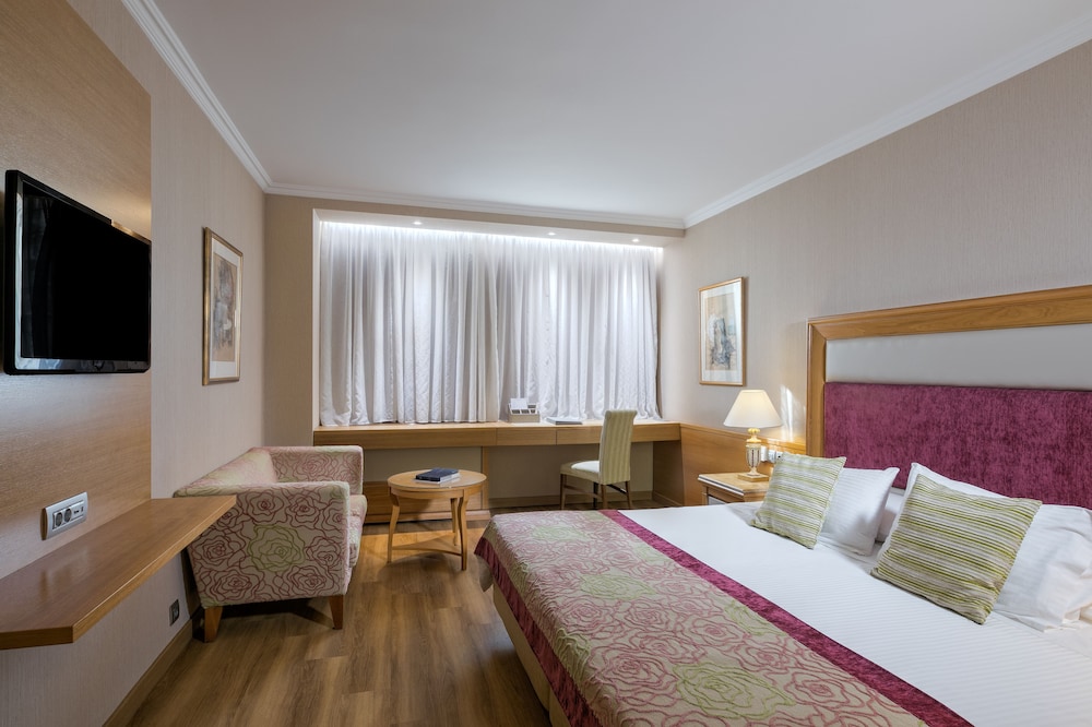 Divani Caravel — Hotel rooms in Athens, Attica