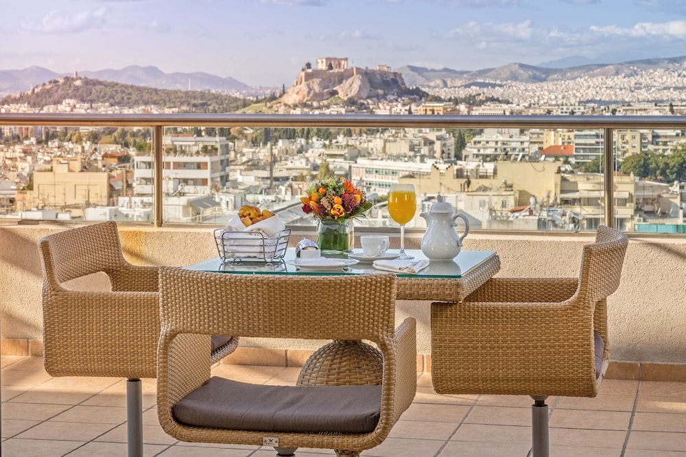 Divani Caravel — Restaurant & bars in Athens, Attica