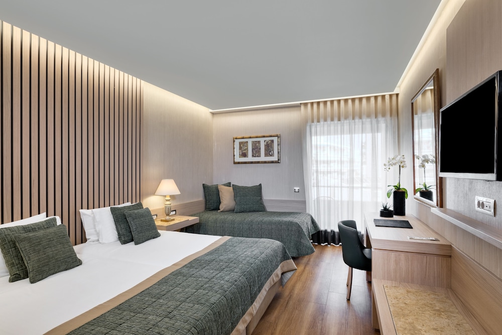 Divani Palace Acropolis — Hotel rooms in Athens, Attica