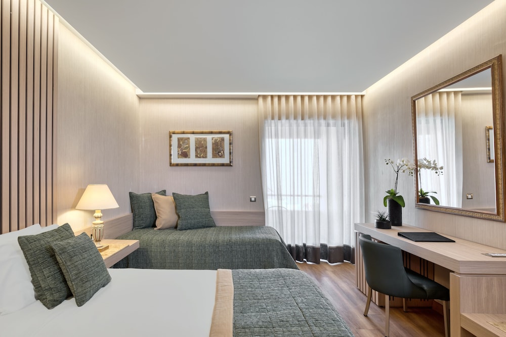 Divani Palace Acropolis — Hotel rooms in Athens, Attica