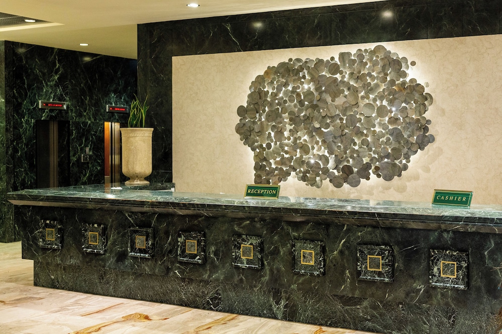 Divani Palace Acropolis — Hotel building in Athens, Attica
