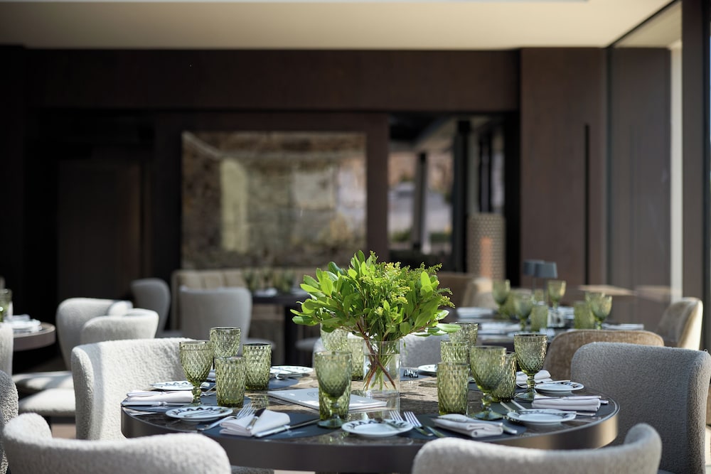 Divani Palace Acropolis — Restaurant & bars in Athens, Attica