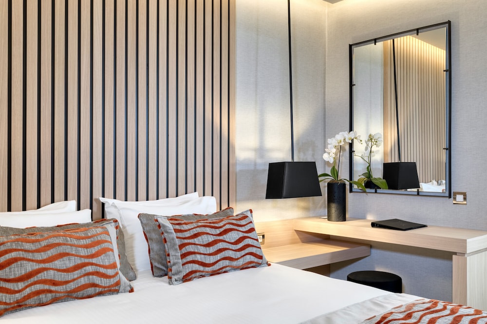 Divani Palace Acropolis — Hotel rooms in Athens, Attica