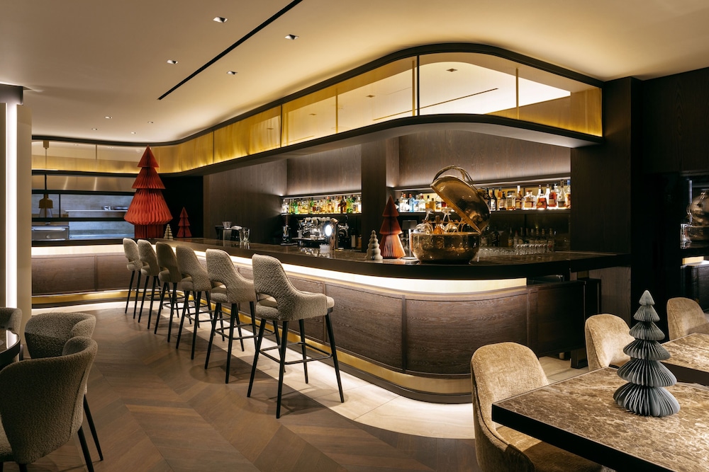 Divani Palace Acropolis — Restaurant & bars in Athens, Attica